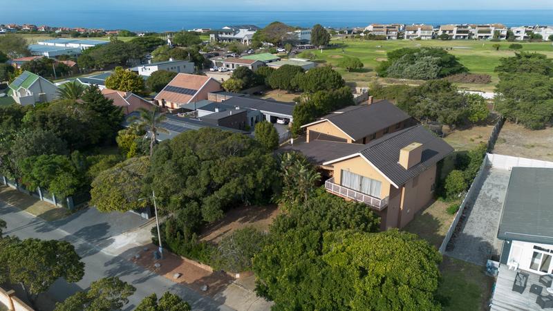 5 Bedroom Property for Sale in Mossel Bay Central Western Cape